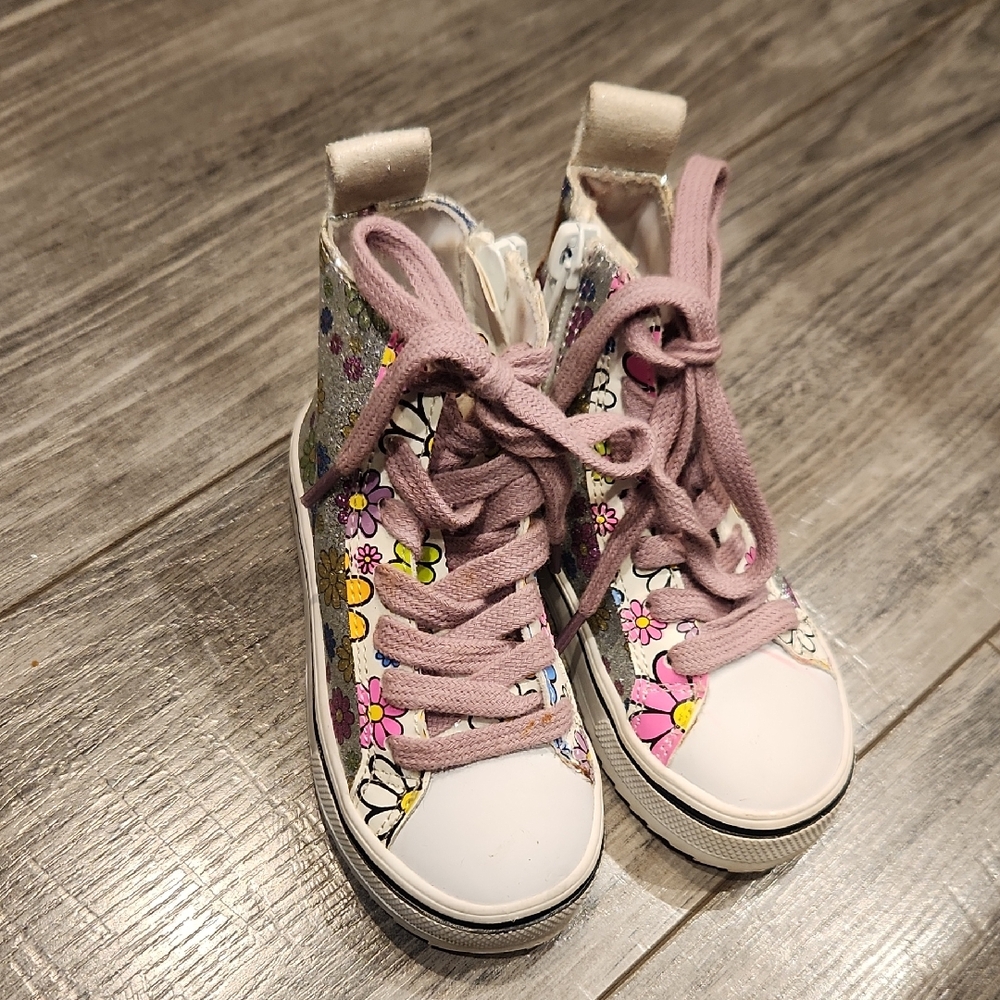 EUC Steve Madden Kids Floral High-Top Sneakers - Pink & White Girls Sz 6M